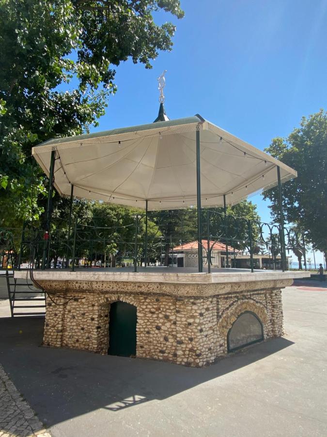 Apartamento 1 Quarto, Com Patio, Em Frente Praia Paço de Arcos Zewnętrze zdjęcie
