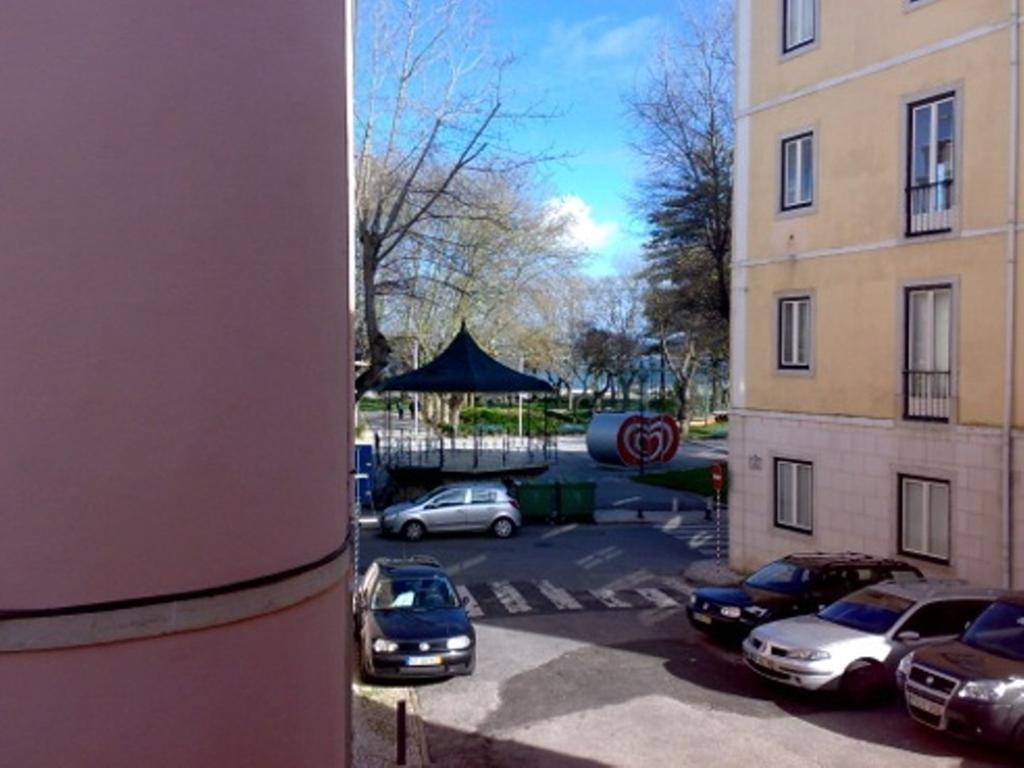 Apartamento 1 Quarto, Com Patio, Em Frente Praia Paço de Arcos Zewnętrze zdjęcie